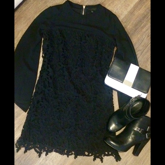 Lulus Dresses & Skirts - ✨HP✨ Bell Sleeve Black Dress Lulus S