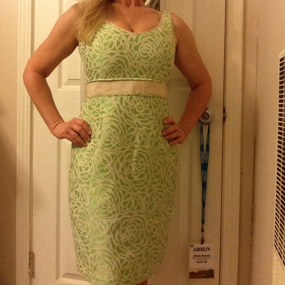 Maggy London floral light green dress