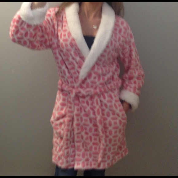 Fluffy Robe - Picture 2 of 5
