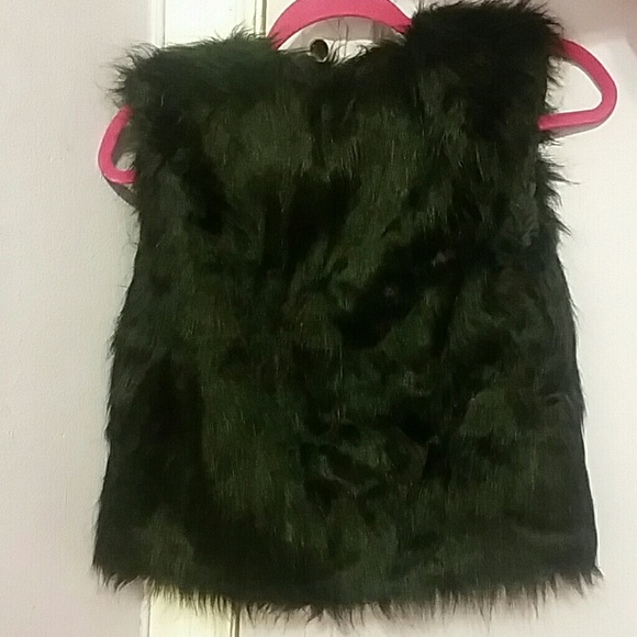 Faux fur vest - Picture 2 of 2
