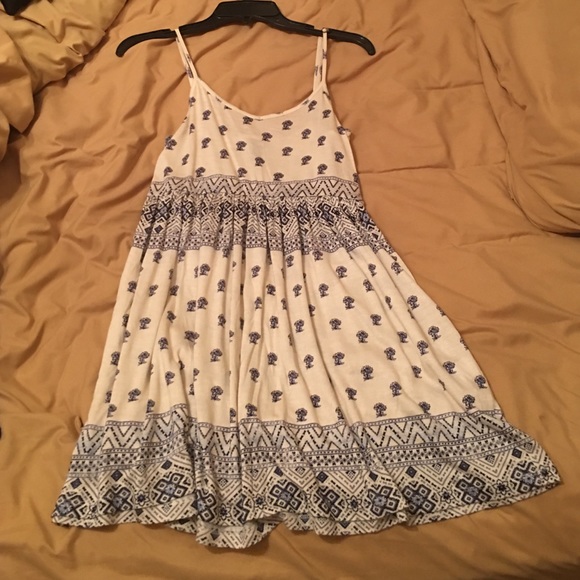 Cute Sundress! - Picture 1 of 4