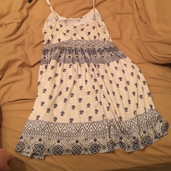 Cute Sundress! - Picture 2 of 4