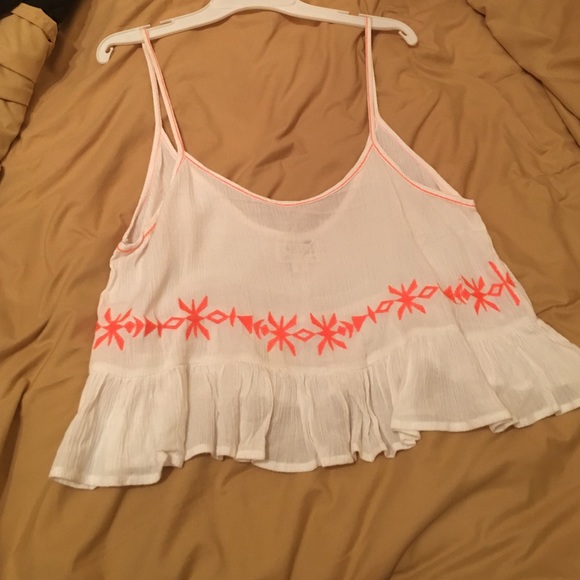Cute summery top! - Picture 1 of 3