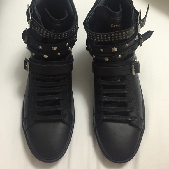 Black high Top sneackers