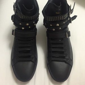 Black high Top sneackers