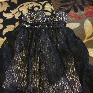 👗light pink w/black lace overlay, adorable mini
