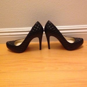 🍾 BCBG Quilted heels 🍾