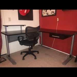 L - shaped Desk