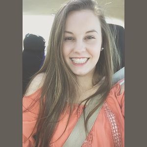 Meet your Posher, Caitlin