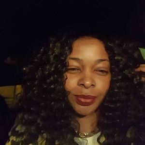 Meet your Posher, Leslie