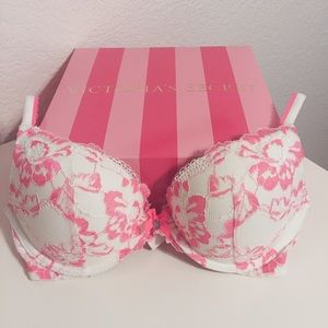Victoria's Secret Body by Victoria bra