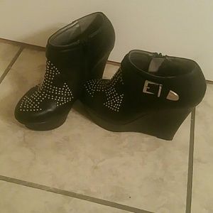 Black Wedge shoes
