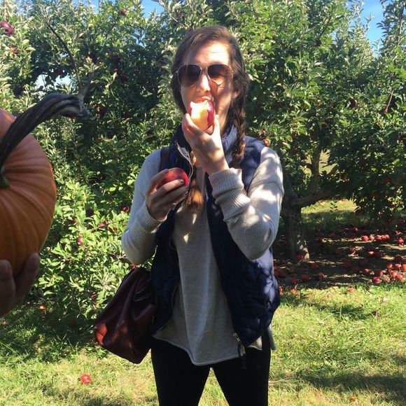 Meet your Posher, Lydia - Picture 1 of 1