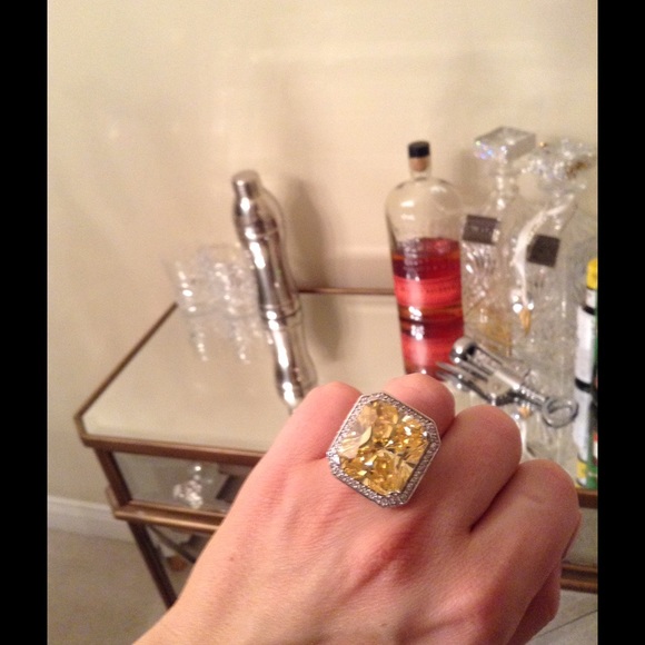 Jewelry - Cocktail ring