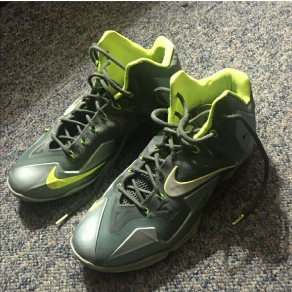 Lebron 11's Mica Green sz.12