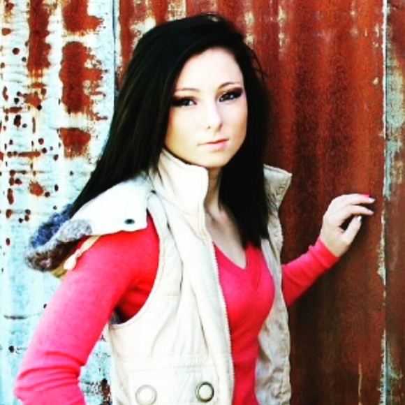 Meet your Posher, Cheyenne - Picture 1 of 1