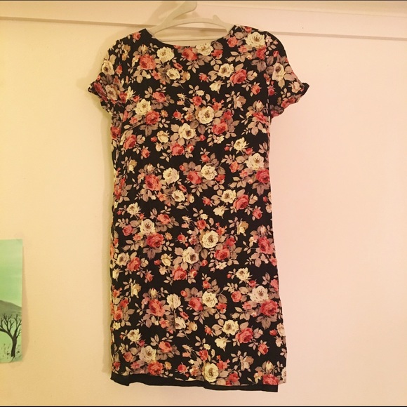 SOLD Modcloth Floral Shift Dress - Picture 2 of 4