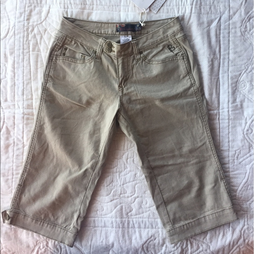 NWT B by Burton Capris Size 0
