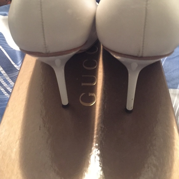 Authentic Gucci OpenToe Pumps - Picture 2 of 4
