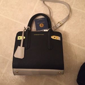 🎉host pick🎉Adrienne Vittadini leather handbag