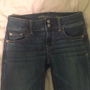 Like new American eagle jeans.