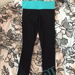 SOLD 🚫 VS Reversible Leggings