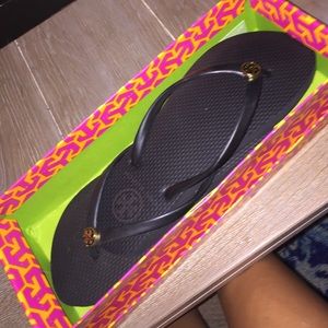 TORY BURCH RUBBER FLIP FLOPS