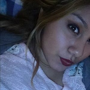 Meet your Posher, Alma