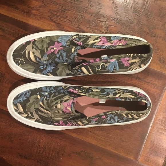 Slip on shoes! 💘💘