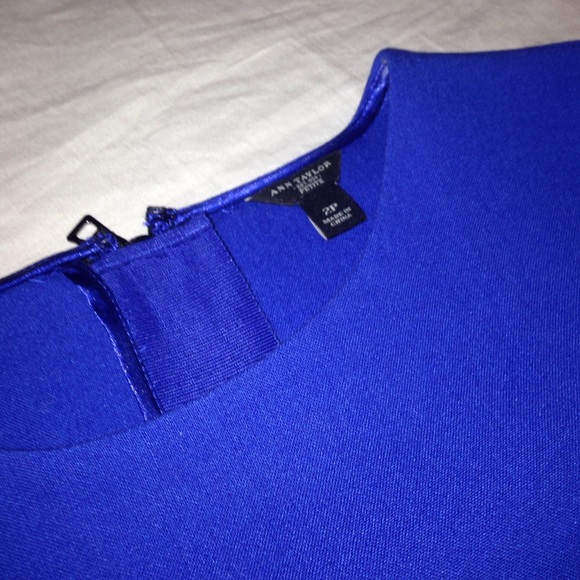 Ann Taylor solid shift dress