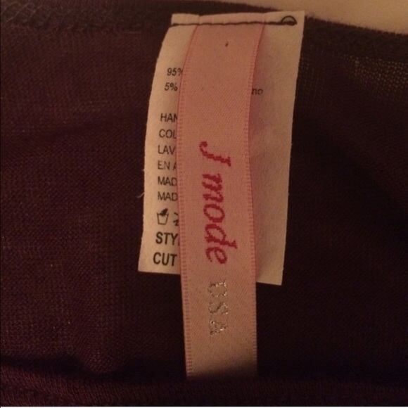 NWOT CUT OUT TOP - Picture 2 of 3
