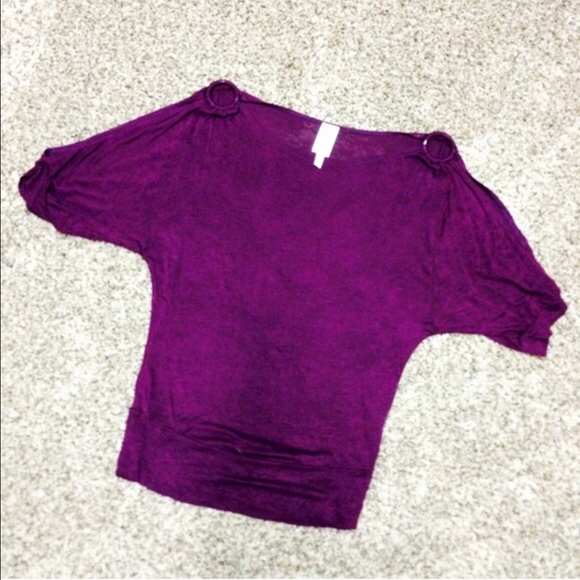 NWOT CUT OUT TOP - Picture 3 of 3