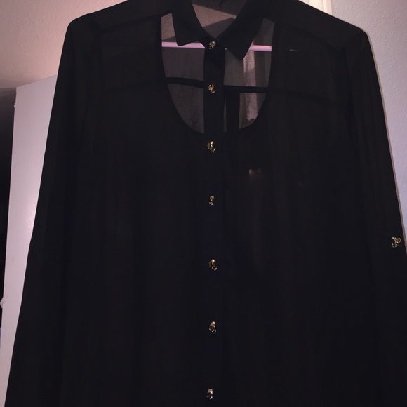 Black Skull button up top!