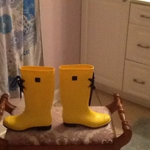 DAV rain boots