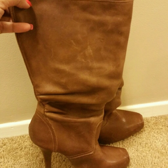 Boots - Picture 3 of 4
