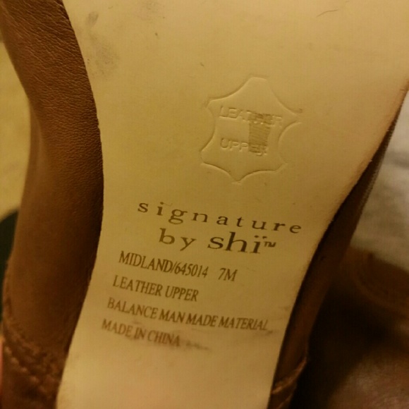 Boots - Picture 4 of 4
