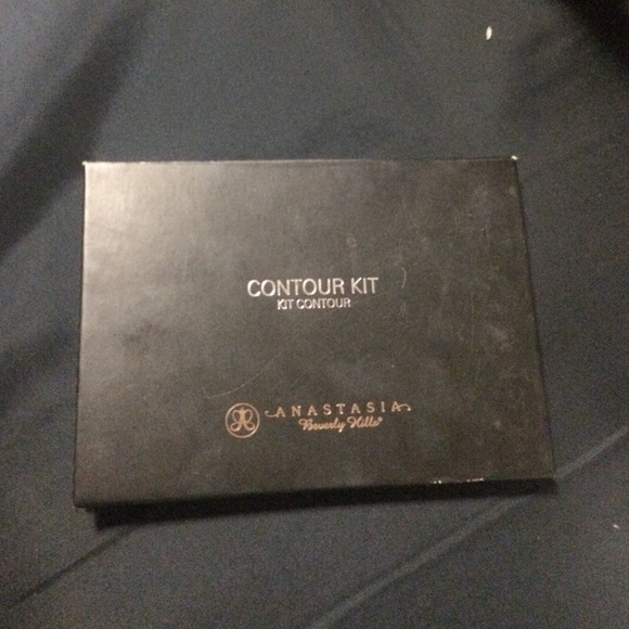 contour kit