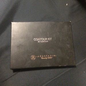 contour kit