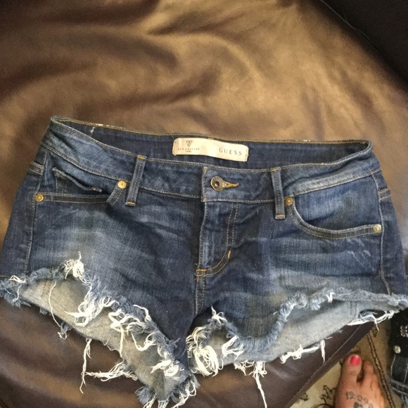 Cute and comfortable guess shorts - Picture 2 of 4
