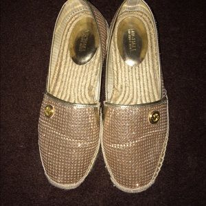 Mk slip ons 10/10 condition(gold)nice 😊❤️