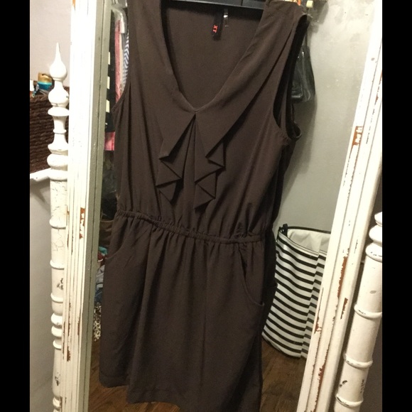 XT casual dress. Chocolate ruffle, pockets