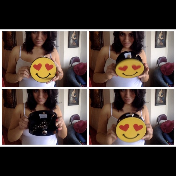 Acrylic Emoji heart smiley clutch Crossbody bag - Picture 2 of 4