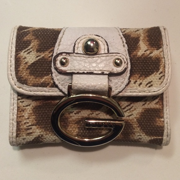 Guess small wallet