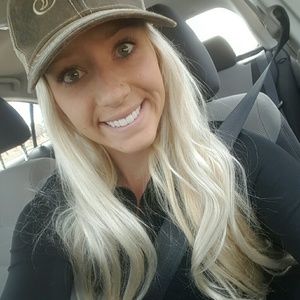 Meet your Posher, Halie