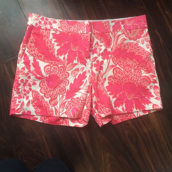 Cute Kenar Shorts! Very flattering and barely used