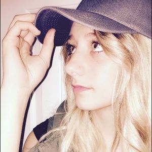 Meet your Posher, Cheyanne