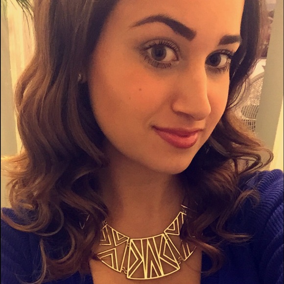 Meet your Posher, Kayla - Picture 2 of 2