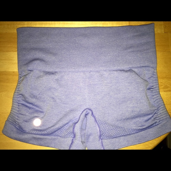 Lululemon In The Flow Shorts Size 2 - Picture 3 of 4