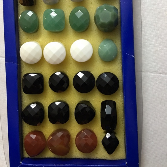 1 stone ring - Picture 2 of 4