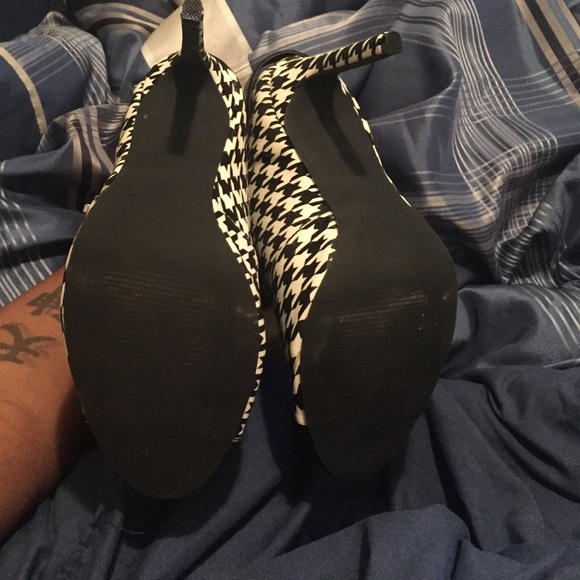Privileged OpenToe Ankle Booties - Picture 3 of 4
